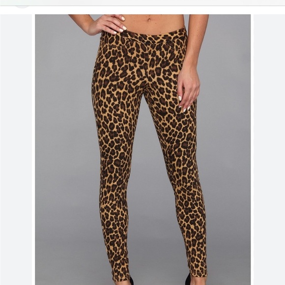 HUE Leopard Print Leggings - Picture 1 of 10
